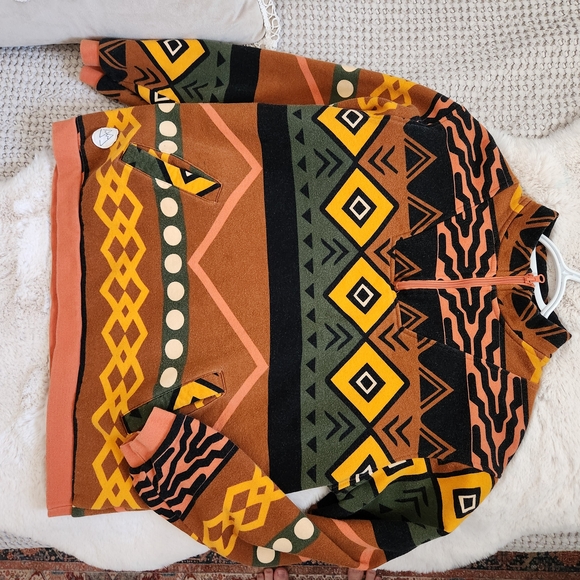 Geometric Patterned Pullover - Picture 2 of 3